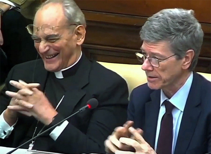 Il vescovo Sorondo si diverte insieme a Jeffrey Sachs Il vescovo Sorondo si diverte insieme a Jeffrey Sachs