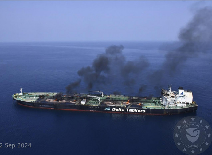 Gli Houthi continuano a colpire impunemente il traffico marittimo Gli Houthi continuano a colpire impunemente il traffico marittimo