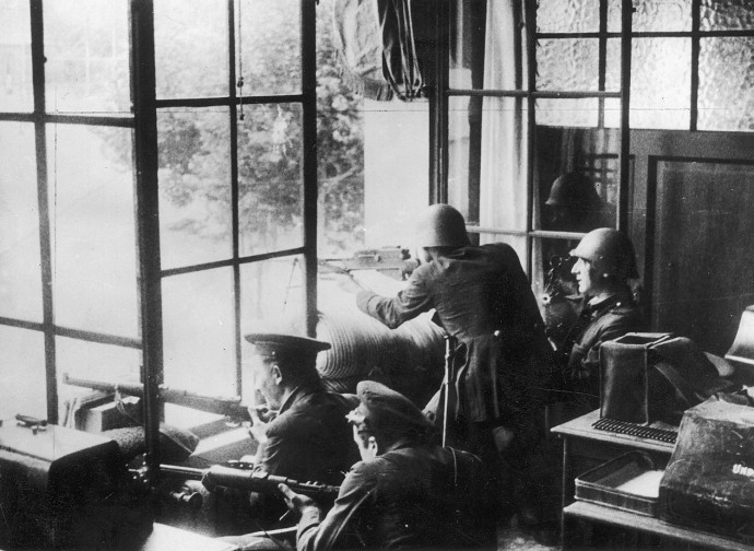 Luglio 1936, truppe repubblicane in azione a Barcellona