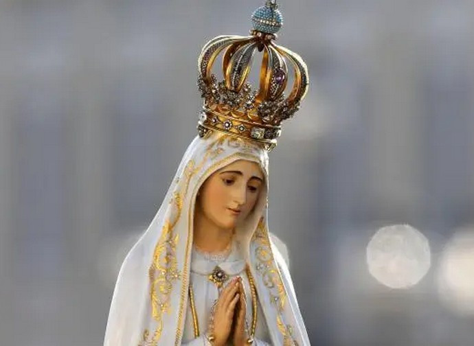 Statua della Madonna di Fatima Statua della Madonna di Fatima
