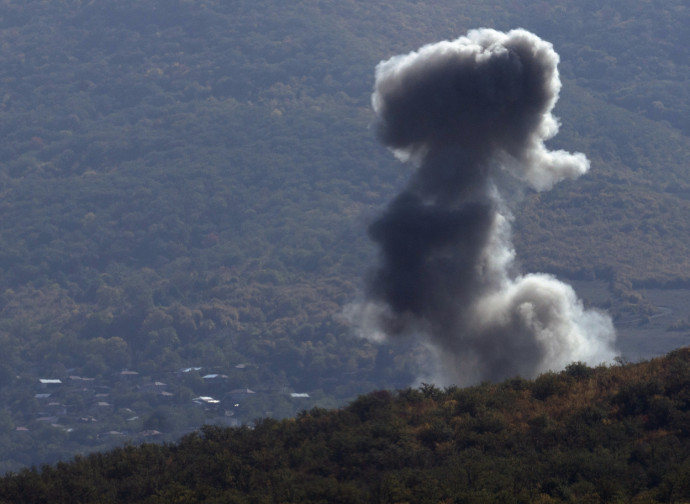 Bombardamento azero presso Stepanakert