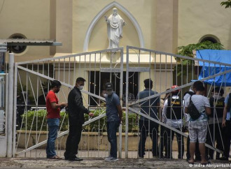 Attentato dinamitardo contro una chiesa in Indonesia