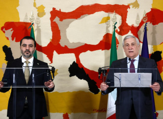 Tajani riceve il ministro siriano come se i massacri non esistessero