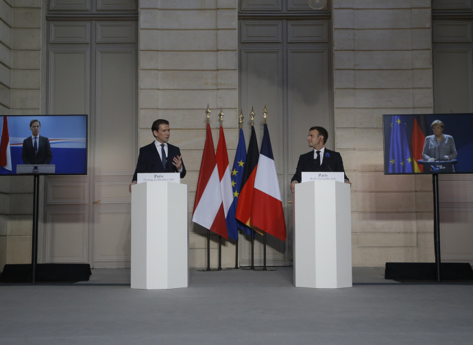 Kurz e Macron al vertice sul terrorismo di Parigi Kurz e Macron al vertice sul terrorismo di Parigi