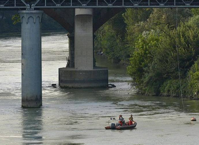 La ricerca dei corpi nel Tevere