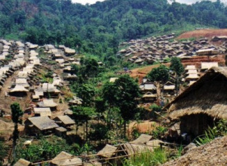 100 mila  birmani profughi in Thailandia vivono in campi di accoglienza, alcuni da oltre 30 anni