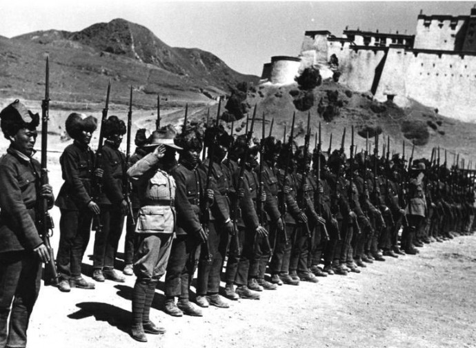 L'esercito tibetano prima dell'invasione L'esercito tibetano prima dell'invasione