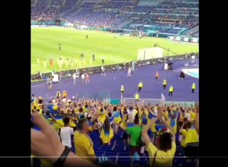 L’Ucraina e i suoi tifosi dopo lo 0-4, una scena nobile