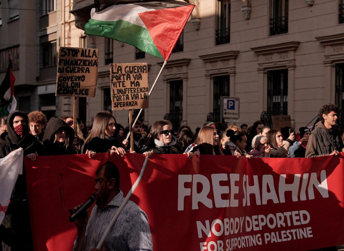 La manifestazione a Torino per Shahin (La Presse)