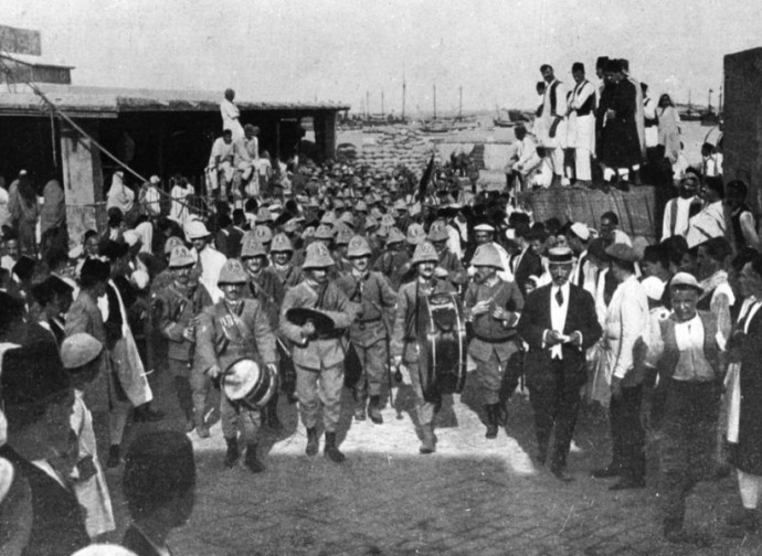 Lo sbarco degli italiani a Tripoli nel 1911 Lo sbarco degli italiani a Tripoli nel 1911