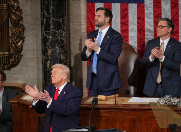 Donald Trump, JD Vance e Mike Johnson (AP)