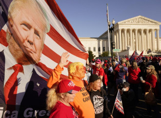 Trump, a Washington marciano i "deplorables"