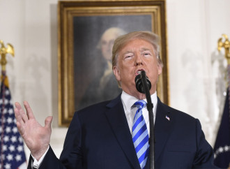 Trump condanna l'Iran. Fuori dall'accordo, sì alle sanzioni