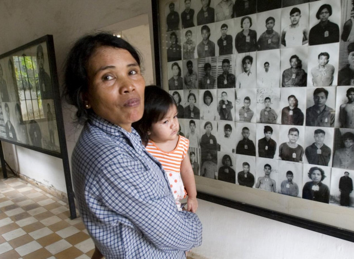 Vittime dei Khmer Rossi a Tuol Sleng (La Presse) Vittime dei Khmer Rossi a Tuol Sleng (La Presse)