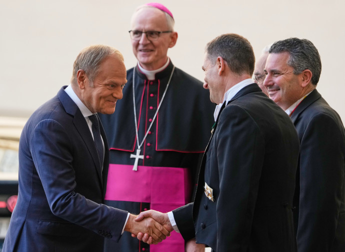 Donald Tusk, a sinistra (AP)