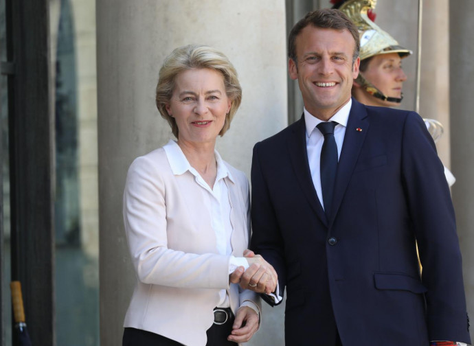 Ursula von der Leyen ed Emmanuel Macron Ursula von der Leyen ed Emmanuel Macron