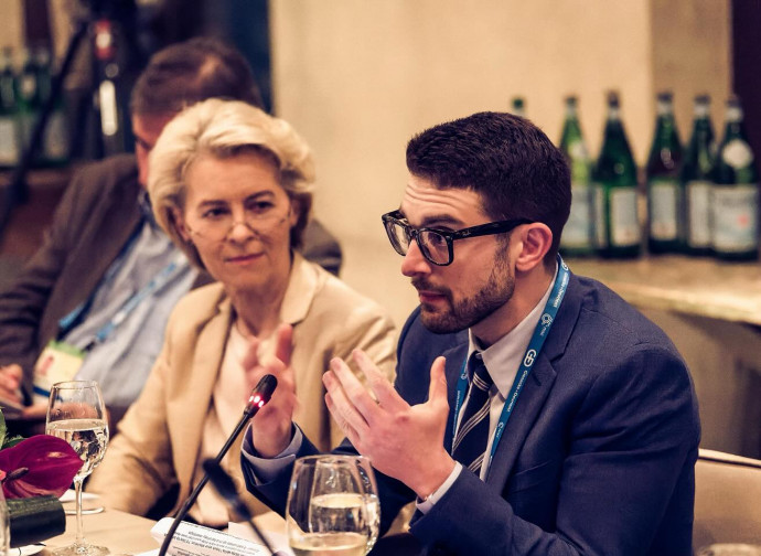 Ursula von der Leyen e Alexander Soros (dal profilo Facebook di A. Soros) Ursula von der Leyen e Alexander Soros (dal profilo Facebook di A. Soros)