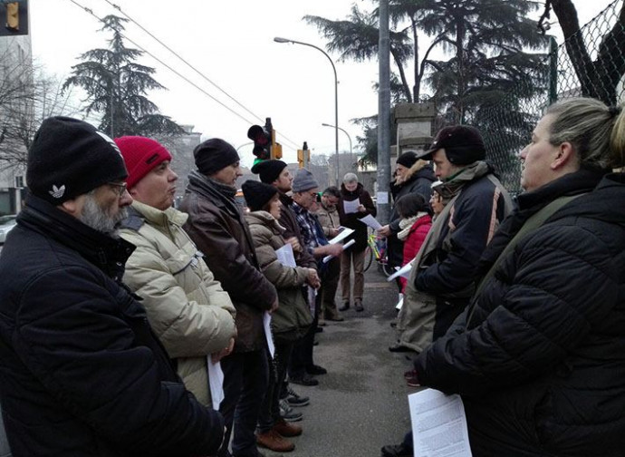 Il Rosario della Giovanni XXIII davanti all'ospedale di Bologna Il Rosario della Giovanni XXIII davanti all'ospedale di Bologna