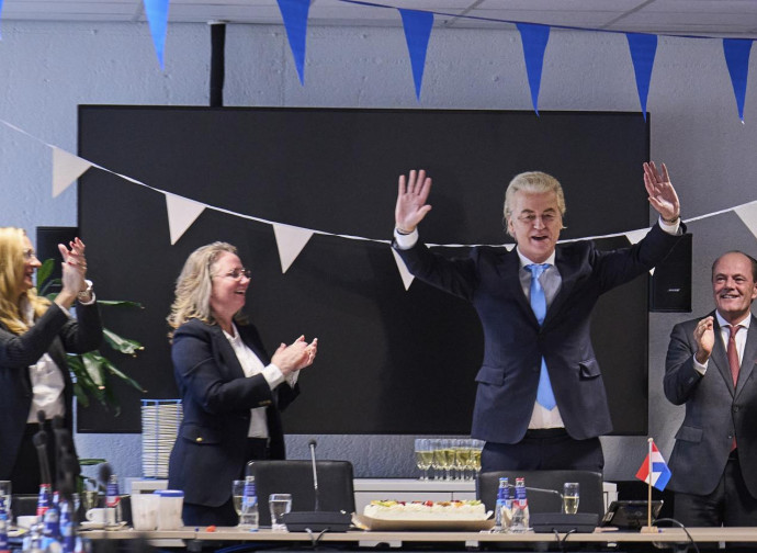 Geert Wilders festeggia la vittoria (La Presse) Geert Wilders festeggia la vittoria (La Presse)