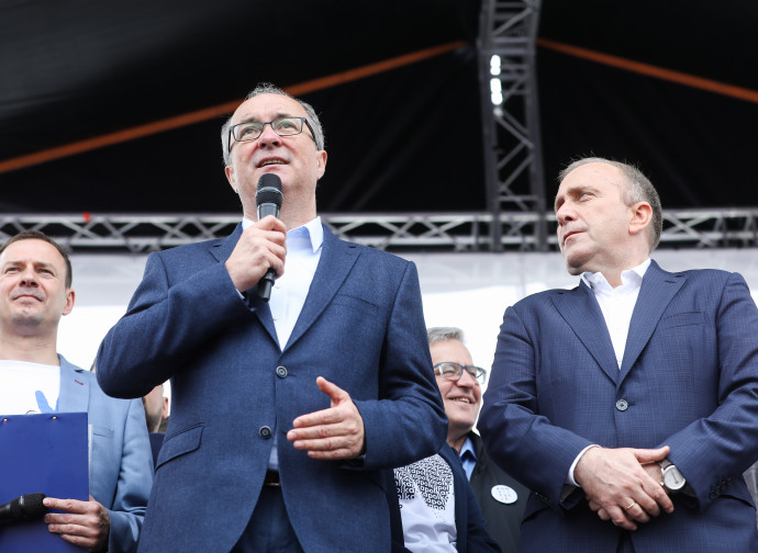 Włodzimierz Czarzasty (al centro)