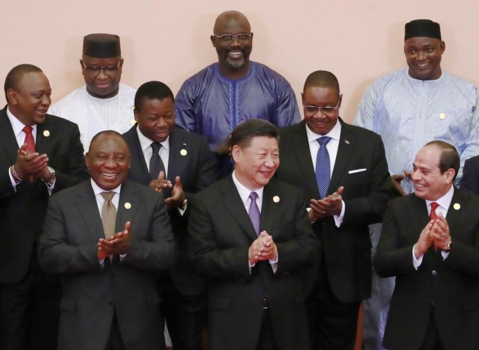 Xi Jinping fra i leader africani Xi Jinping fra i leader africani