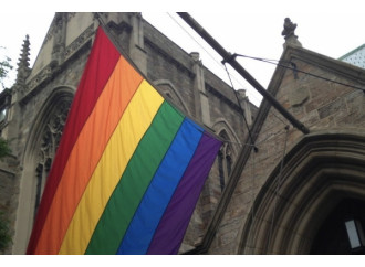 Linciato il vescovo che offre aiuto agli omosessuali