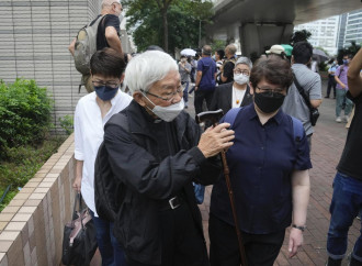 Hong Kong, si apre il processo al cardinal Zen