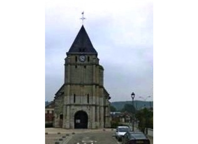 La chiesa di Saint Etienne dove è stato sgozzato padre Jacques La chiesa di Saint Etienne dove è stato sgozzato padre Jacques