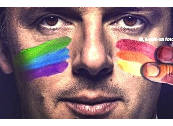 Fotomontaggio di Matteo Renzi in versione gay