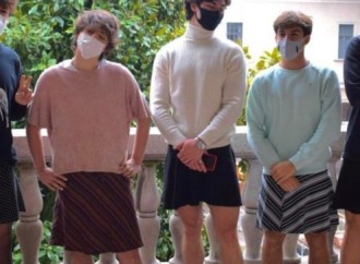 Monza, studenti maschi con la gonna